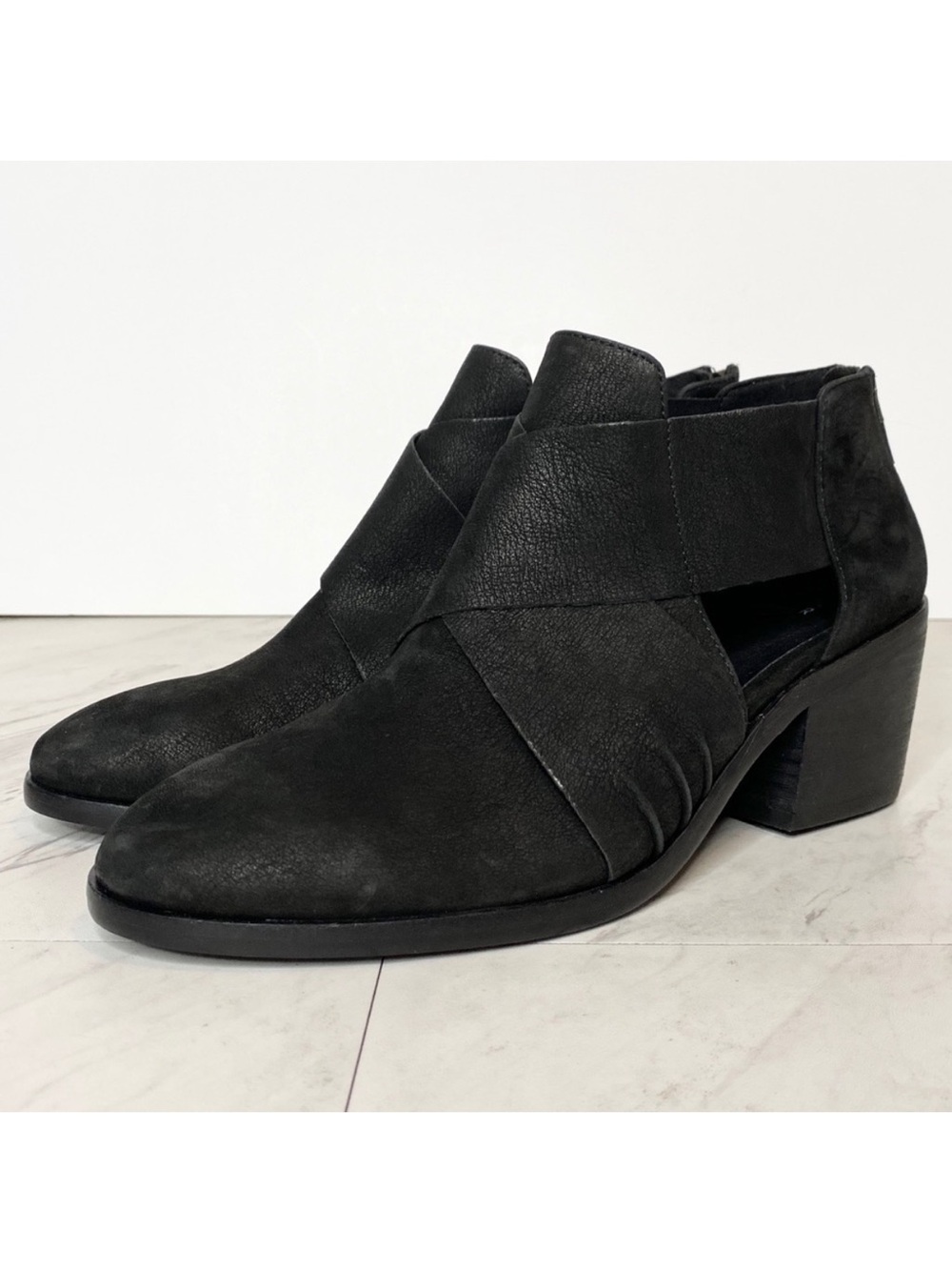 Eileen Fisher Criss Cross Black Bootie 8 1/2